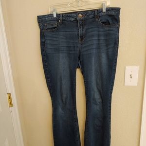 Boot cut jeans